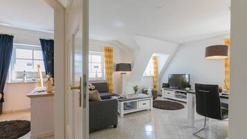 Smart-TV, DVD-Player, Videothek, Stereoanlage