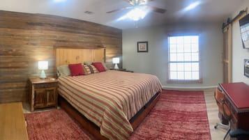 3 bedrooms, desk, iron/ironing board, WiFi