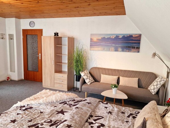 1 sovrum, skrivbord, wi-fi och sängkläder