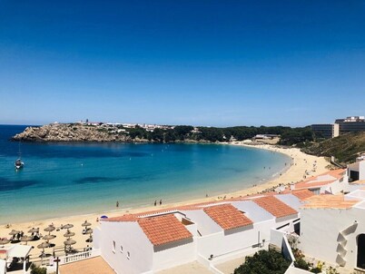 Beautiful bungalow near beach and amenities with 3 bedrooms & large pool