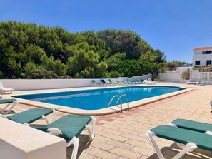 Outdoor pool - Beautiful bungalow near beach and amenities with 3 bedrooms & large pool (Arenal d'en Castell)