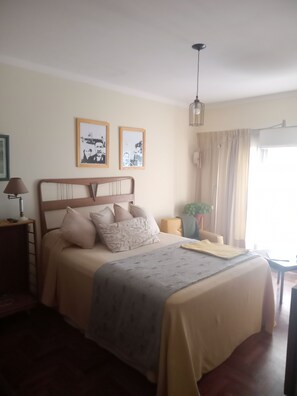 4 chambres, fer et planche à repasser, Wi-Fi gratuit, draps fournis