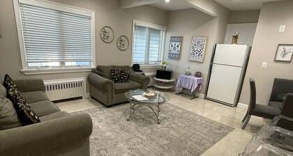 3 Bedroom Apartment — 5 min From Public Transportation