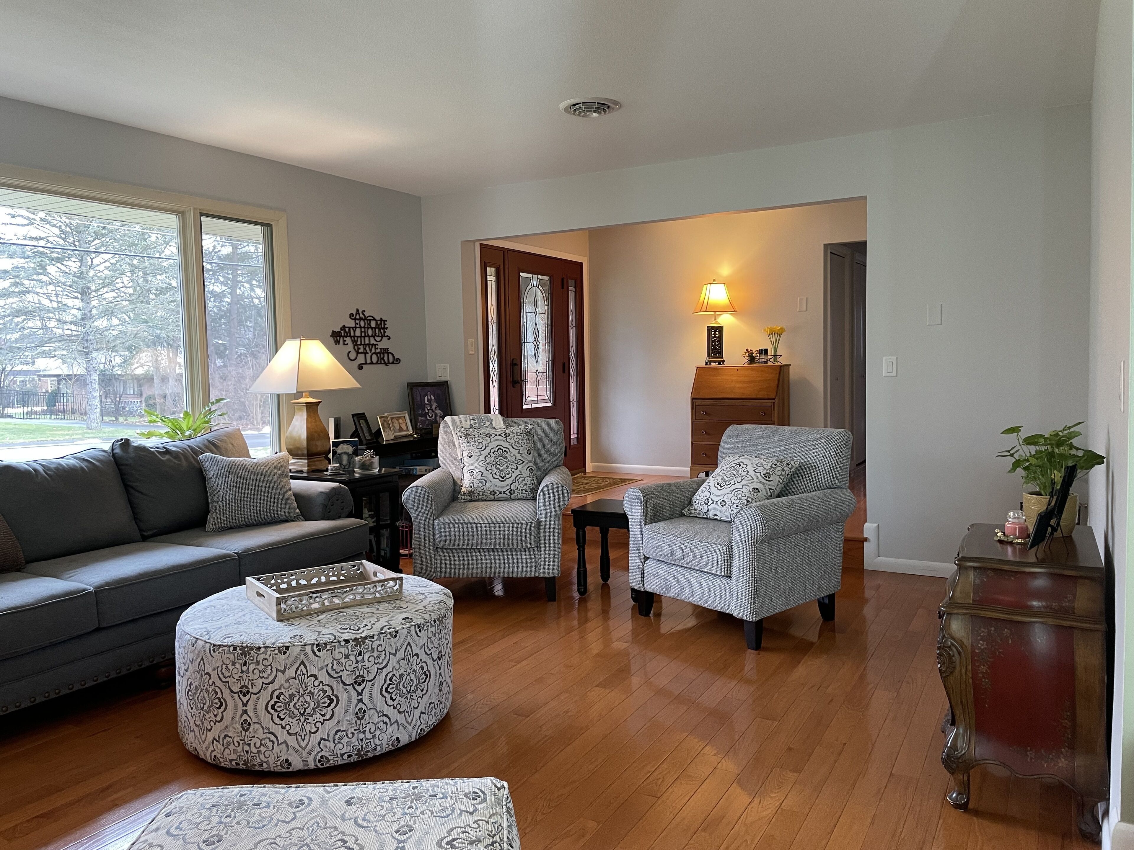 Minutes from Penn State.  Private home in quiet neighborhood.