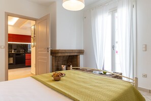 4 bedrooms, travel crib, free WiFi, bed sheets - Aurora Villa II with private Jacuzzi - Naxos (Agios Prokopios)
