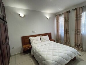 1 室のベッドルーム、WiFi、ベッドシーツ