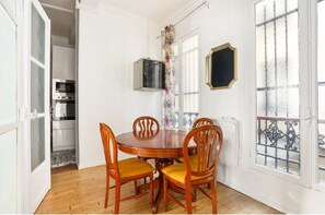 Dining - Apartment Bonne nouvelle (Paris)