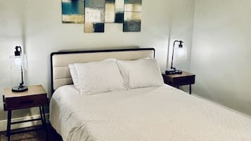 2 bedrooms, iron/ironing board, WiFi, bed sheets