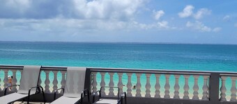 Novels Villa is a family-friendly home with the Caribbean Sea as your backyard.