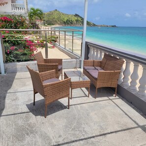 Property grounds - Novels Villa is a family-friendly home with the Caribbean Sea as your backyard. (Grand-Case)