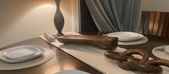 🌟Spacious + Backyard🌟50ft to Atwells & Downtown!🍝🎇