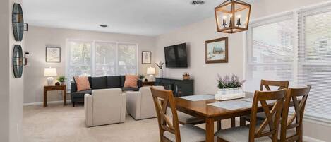 スマートテレビ、書庫、書斎 / ワークスペース