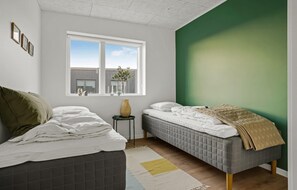 3 bedrooms, travel cot, free WiFi