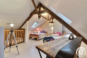 1 slaapkamer, een strijkplank/strijkijzer, gratis wifi, beddengoed