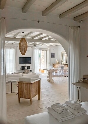 Smart-TV og stereoanlegg