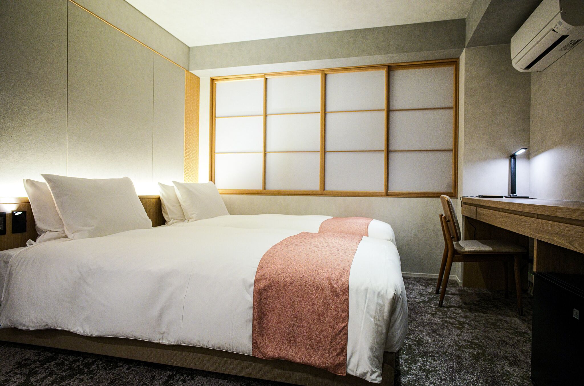 Chambre Standard Double ou avec lits jumeaux (1st Floor) | Literie de qualité supérieure, couette en duvet d'oie