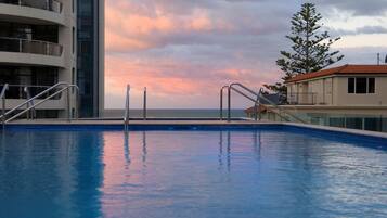 Piscine extérieure, piscine chauffée