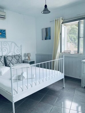 1 bedroom, WiFi, bed sheets - Romantic Villa Glyfos (charavgi kerveli glyfos samos)