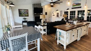 Dining - Charming Red Barn-Unique Couples Getaway-Fire Pit-Mountain View (Dandridge)