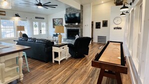 Living area - Charming Red Barn-Unique Couples Getaway-Fire Pit-Mountain View (Dandridge)