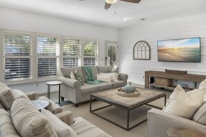 Smart TV - 30A Beach Cottage - Steps to the Beach! (Santa Rosa Beach)