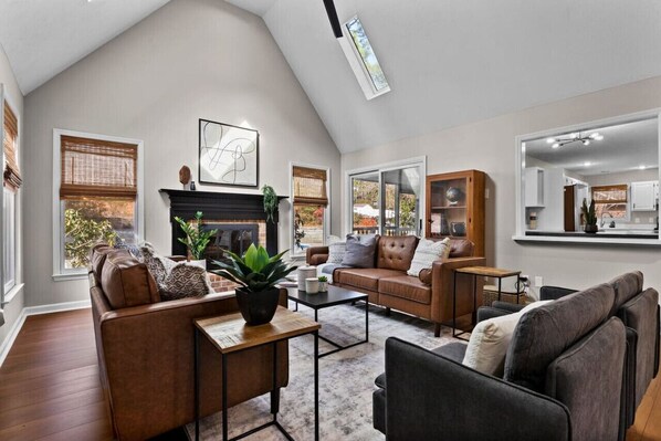 Smart TV, books, offices