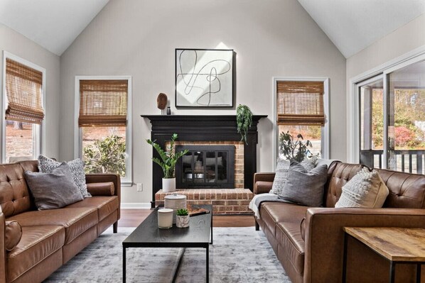 Smart TV, books, offices - Southern Pines Getaway w/Hot Tub, Fire Pit & Pool (Southern Pines)