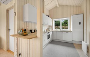 Geladeira, cooktop, lava-louças, cafeteira/chaleira