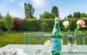 Outdoor dining - Nice home in Beder with kitchen (Beder)