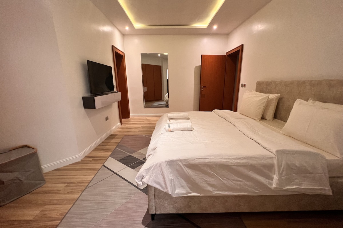 2 bedrooms, premium bedding, individually furnished, desk