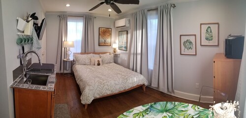 Poolhouse studio, historic neighborhood