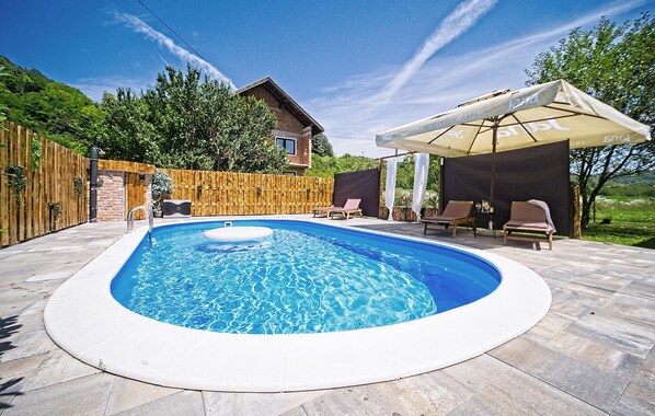 Outdoor pool, sun loungers