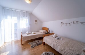 3 chambres, lit parapluie, Wi-Fi gratuit, draps fournis