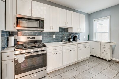 Updated Linden Home: Visit NYC & Newark!