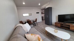 Smart TV - Bison Loft in Downtown Custer, Sleeps 4 (Custer)