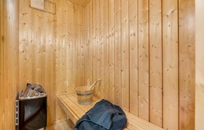 Sauna - Awesome home in Oksbøl with WiFi (Oksbøl)