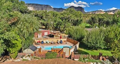 Cabin on the Farm -Pool - Hot Tub  -Breakfast -Quiet Side of Zion -Near Bryce NP