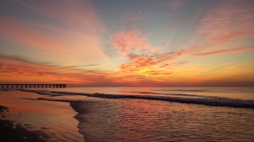 Renovated Oceanview House;10sec walk to beach; 2min walk to bars, food, shops!