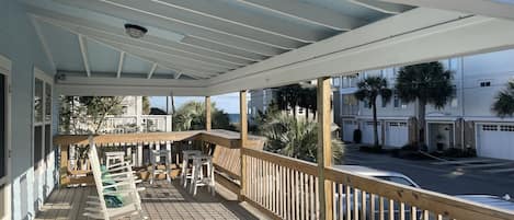 المنطقة المحيطة بالمنشأة