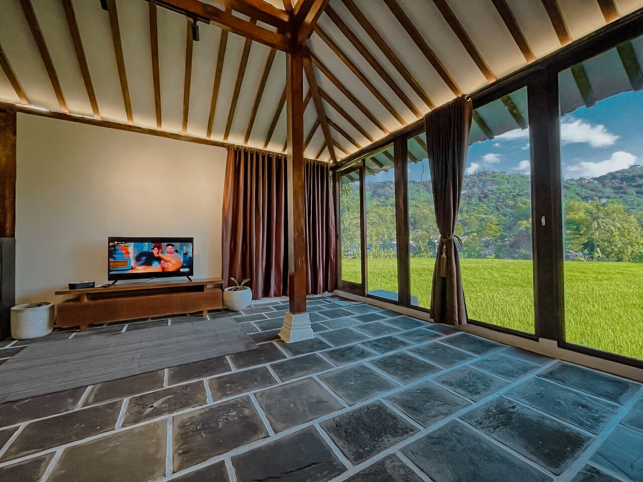 Villa The Hill by Kamar Tamu