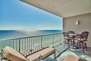 Outdoor dining - Gulf-Front at Palazzo! June 11 - 14th Open! (Panama City Beach)
