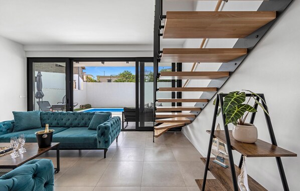 Interior - 2 bedroom gorgeous apartment in Jezera (Jezera)