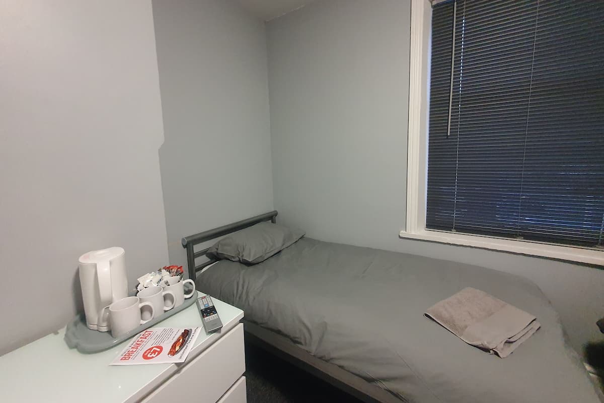 3 habitaciones, tabla de planchar con plancha y wifi gratis