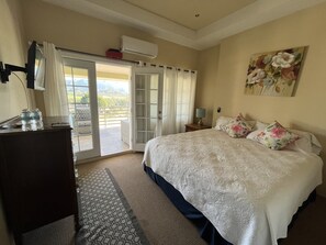 Double Room, Balcony | Desk, iron/ironing board, free WiFi, bed sheets - Mi Casa en el Valle de Guadalupe (Valle de Guadalupe)