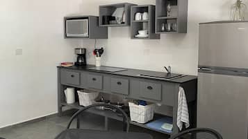 Appartement Familial | Cuisine privée | Grand réfrigérateur, micro-ondes, nécessaire de nettoyage
