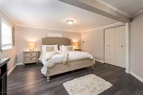 Beautiful Estate with Tennis Court and Swimming Pool