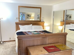 2 bedrooms, desk, free WiFi, bed sheets - Beautiful beachfront home with unobstructed ocean views (Santa Cruz)