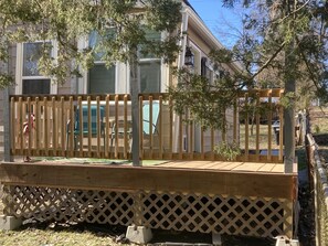 Property grounds - Gingerbread Retreat Rejuvenating Respite - Infrared Sauna - Yard (Crystal City)