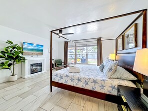 5 Schlafzimmer, Schreibtisch, Bügeleisen/Bügelbrett, Reisekinderbett