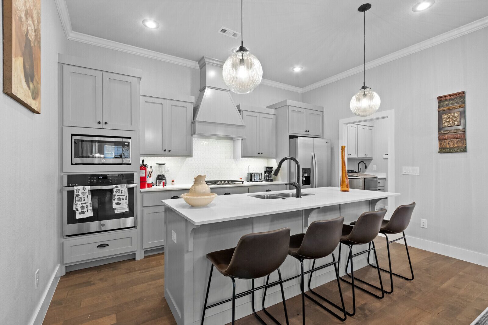 雪櫃、微波爐、焗爐、爐具